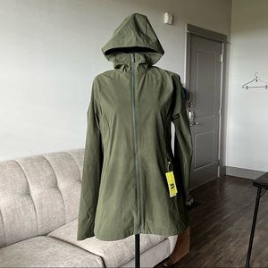 All in Motion Women’s Anorak Hoodie Wind Breaker With Back Flap Extender